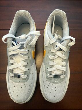 Nike Air 75th Anniversary New Without Box Size  4 Y